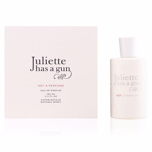 Flacon van Juliette Has A Gun Not A Perfume Eau de Parfum, een minimalistische en luxe geur met Cetalox. Ideaal voor liefhebbers van schone en subtiele parfums.