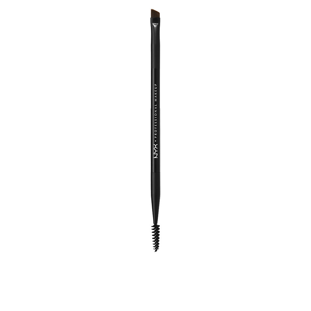 NYX Professional Makeup Pro Dual Brow Brush – Dubbelzijdige wenkbrauwborstel met schuine kwast en spoolie voor nauwkeurige applicatie en blenden.